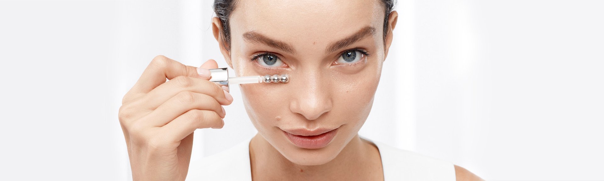 ¿Por qué es importante usar un contorno de ojos?