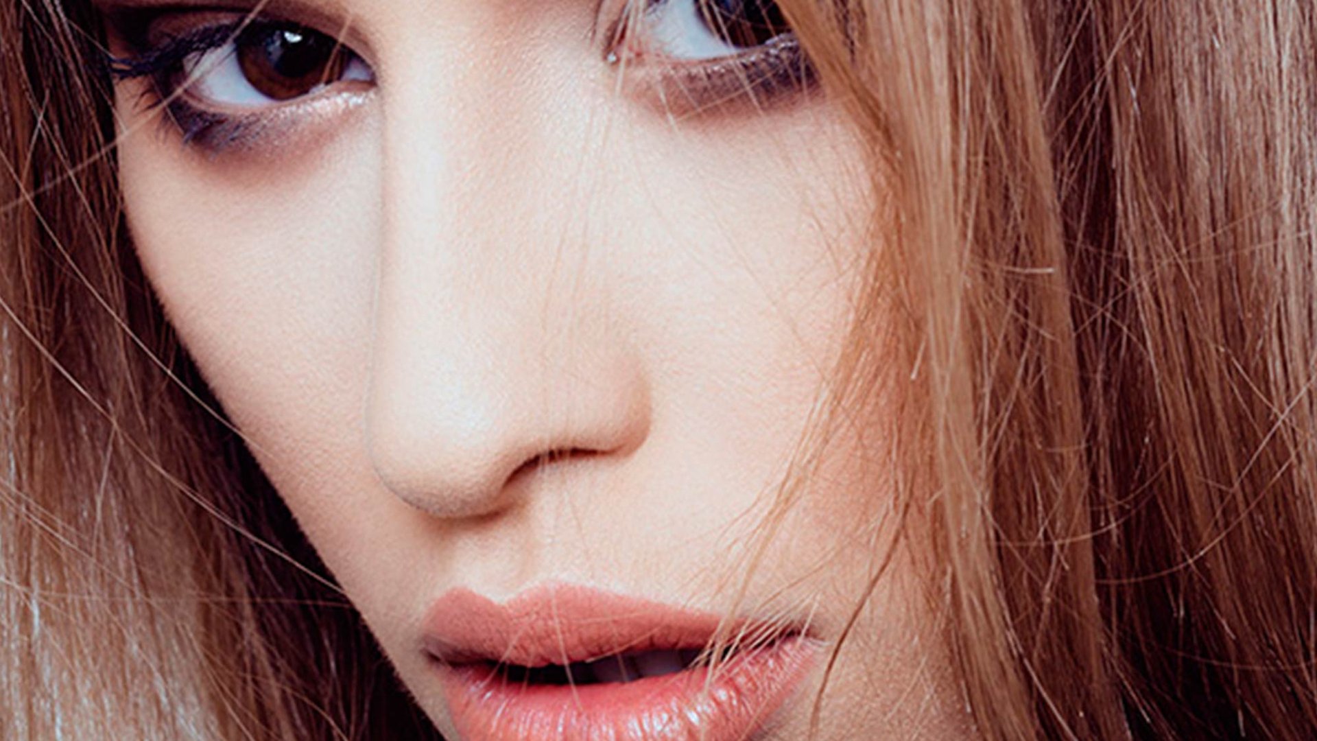 Labial Nude